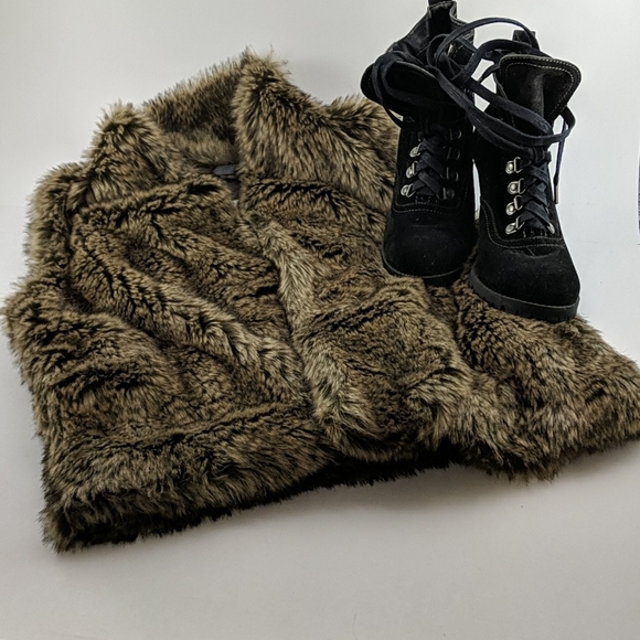 Abercrombie Fitch Women Faux Fur Vest Sz M - Picture 9 of 12